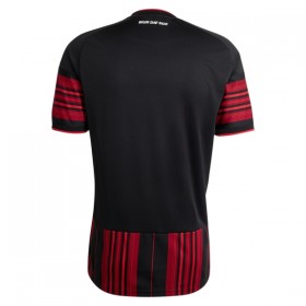 Eintracht Frankfurt Kotipelipaita 2026-27