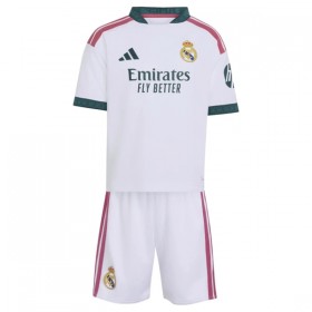Real Madrid Lasten Kotipelipaita 2026-27 Lyhythihainen (+ shortsit)