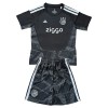 Ajax Amsterdam Maalivahti Lasten Paita Musta 2026-27 Lyhythihainen (+ shortsit) Ajax Amsterdam Maalivahti Lasten Paita Musta 2026-27 Lyhythihainen (+ shortsit)