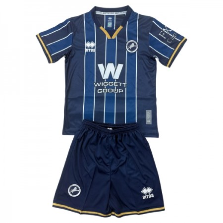 Millwall Lasten Kotipelipaita 2026-27 Lyhythihainen (+ shortsit) Millwall Lasten Kotipelipaita 2026-27 Lyhythihainen (+ shortsit)