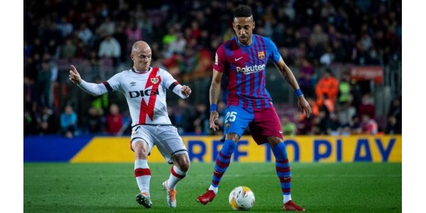 Barcelona häviää, Real Madrid askeleen päässä mestarista