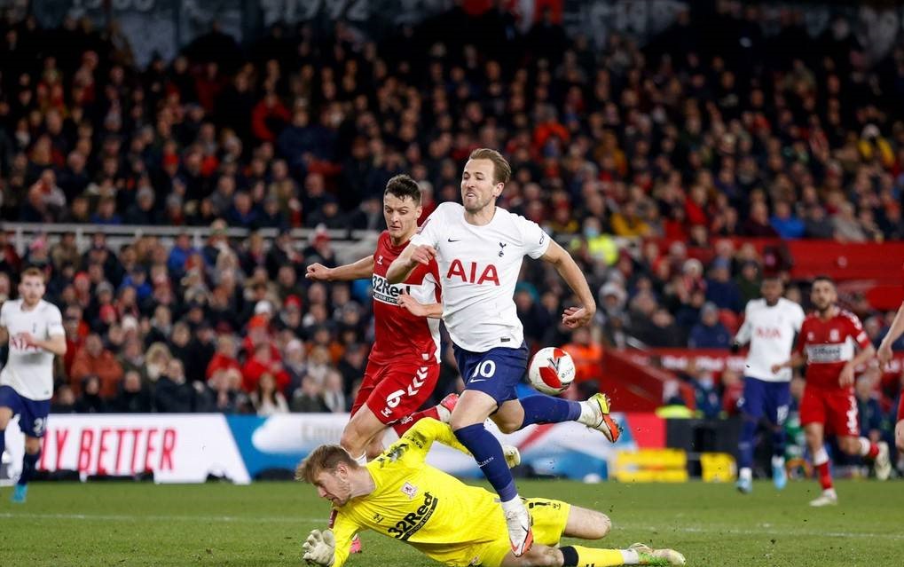 Supertumman hevosen räjähdys eliminoi Manchester United ja Tottenham